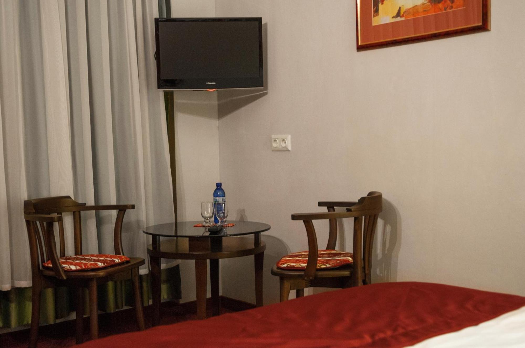 Prestige Palace - Esquisse Hotel Tbilissi Chambre photo