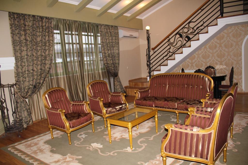 Prestige Palace - Esquisse Hotel Tbilissi Chambre photo